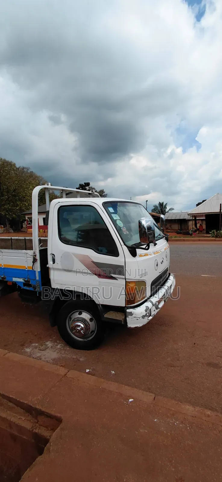 Hyundai 2022 White