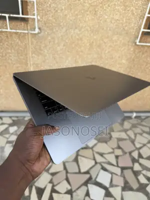 Laptop Apple MacBook Pro 16GB Intel Core i7 SSD 512GB
