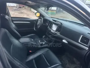 Toyota Highlander XLE V6 4x2 (3.5L 6cyl 6A) 2016 Gray
