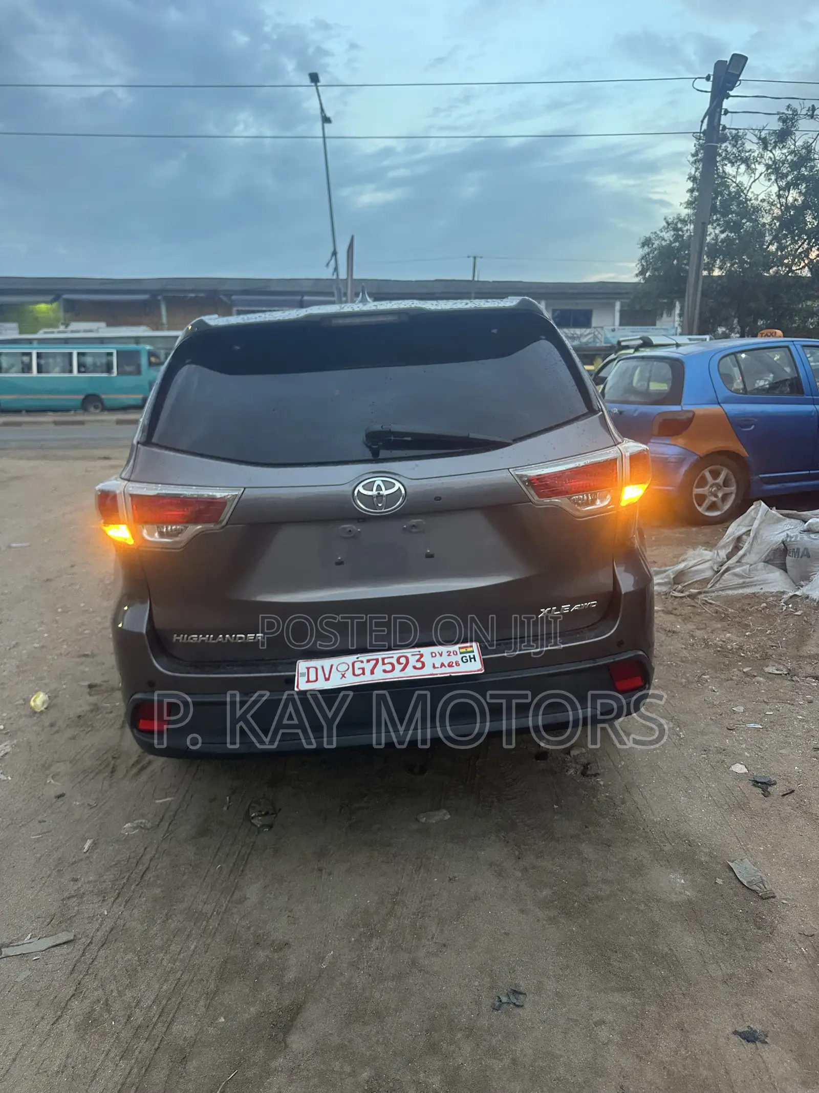 Toyota Highlander XLE V6 4x2 (3.5L 6cyl 6A) 2016 Gray