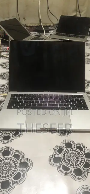 Laptop Apple MacBook Pro 2017 8GB Intel Core i5 SSD 128GB