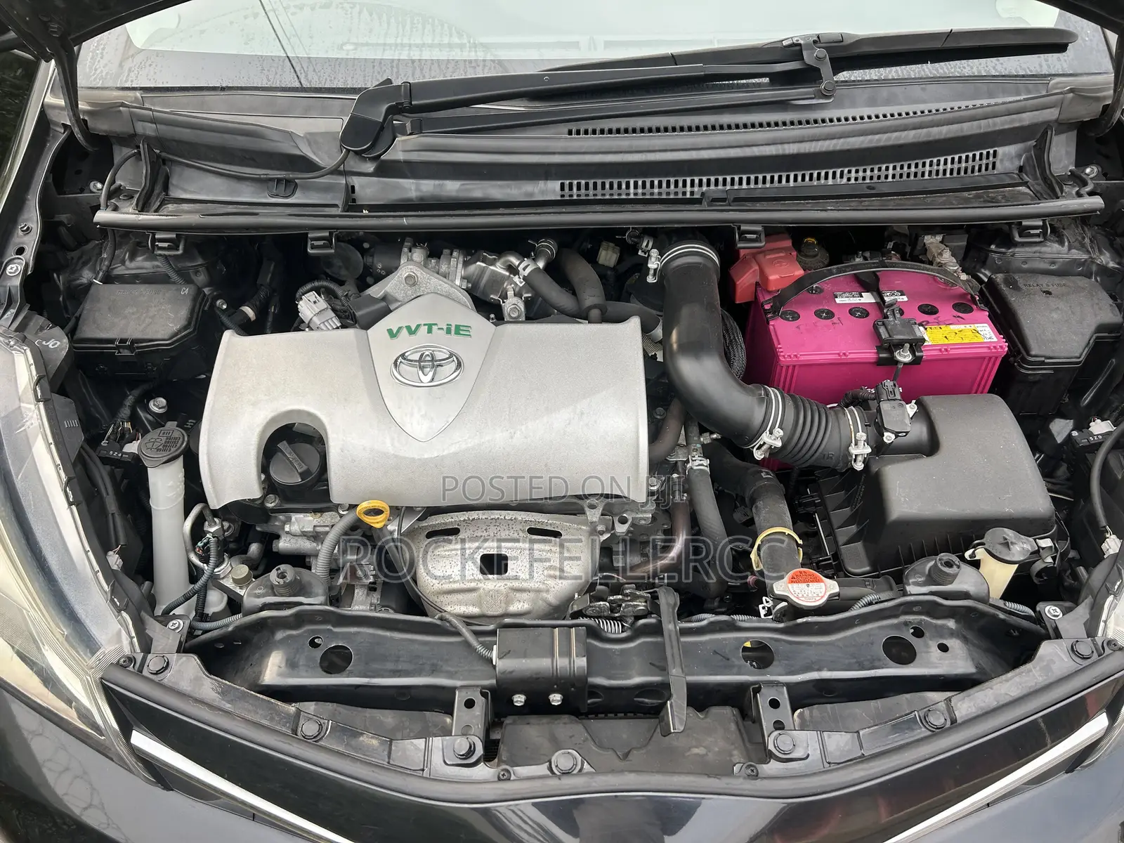 Toyota Vitz 1.3 AWD 5dr 2015 Black