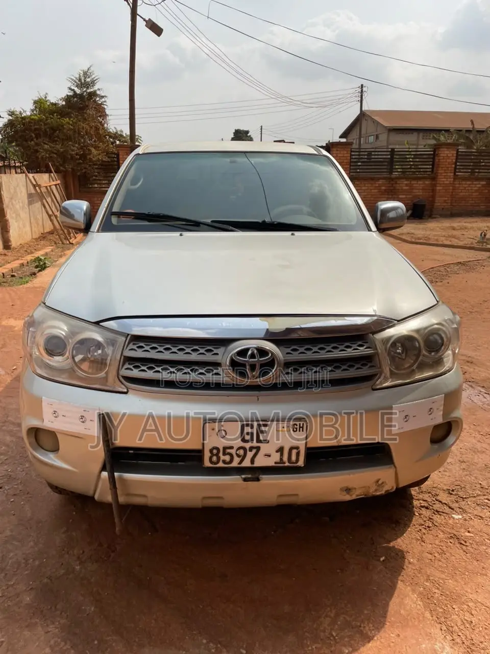 Toyota Fortuner 2010 Gold