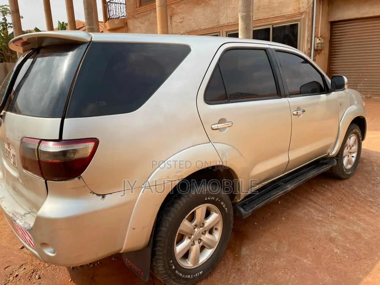 Toyota Fortuner 2010 Gold