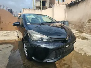 Toyota Vitz 2015 Gray