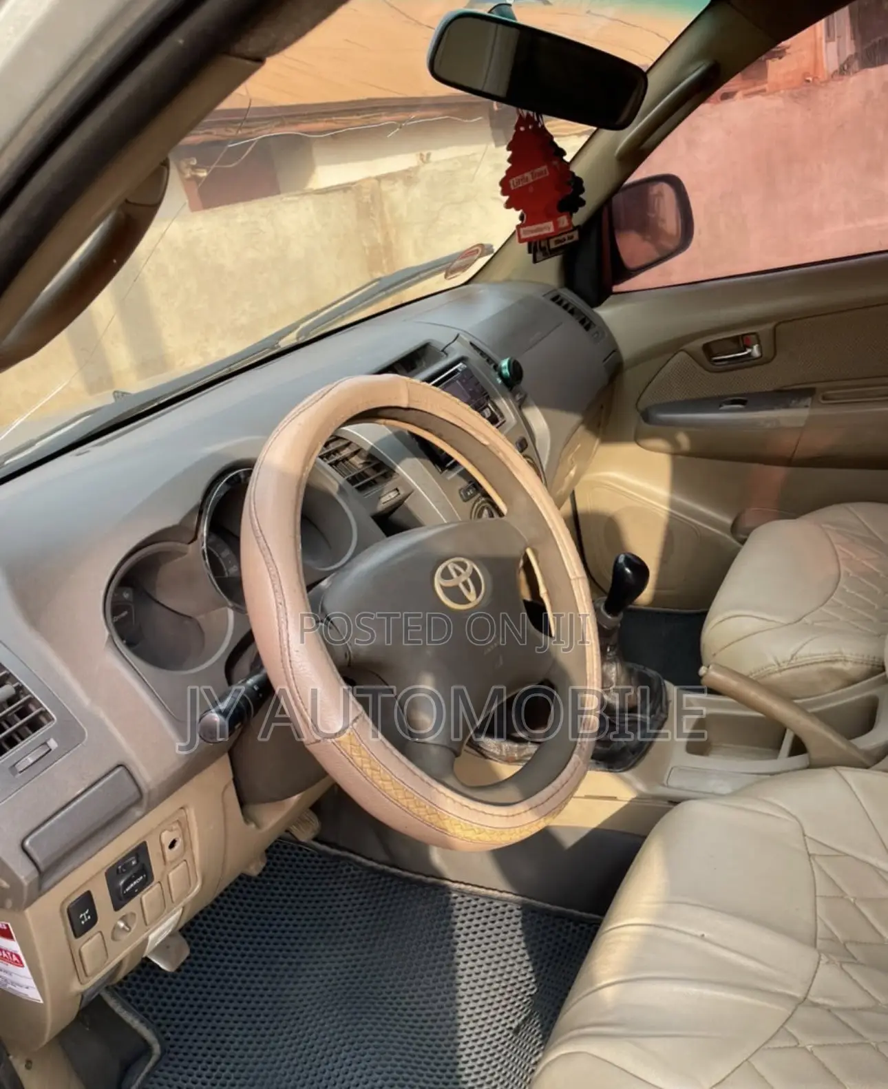 Toyota Fortuner 2010 Gold