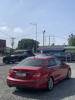 Mercedes-Benz C250 2014 Red