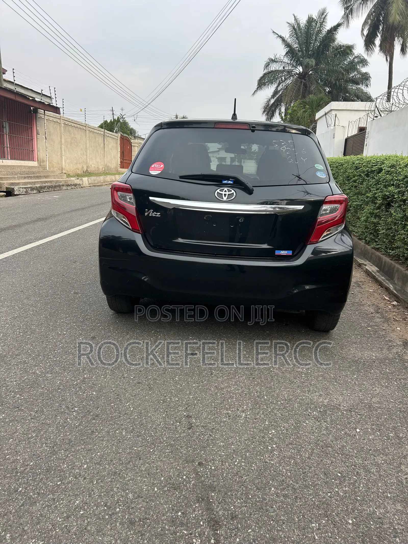 Toyota Vitz 1.3 AWD 5dr 2015 Black