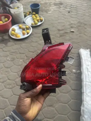 Toyota Highlander 2020 2021 2022 2023 2024 Rear Back Bumper Reflector