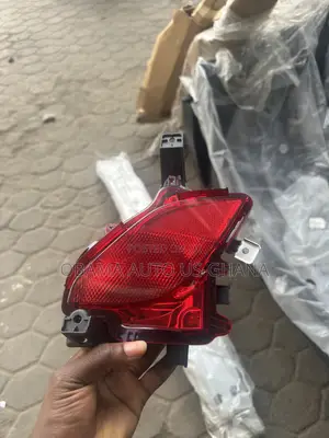Toyota Highlander 2020 2021 2022 2023 2024 Rear Back Bumper Reflector