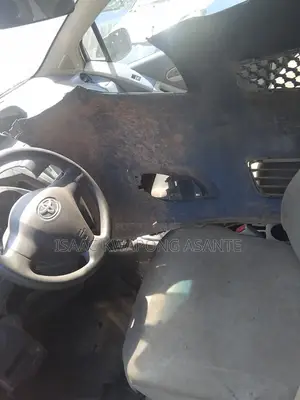 Toyota Vitz 1.0 FWD 3dr 2010 Gray