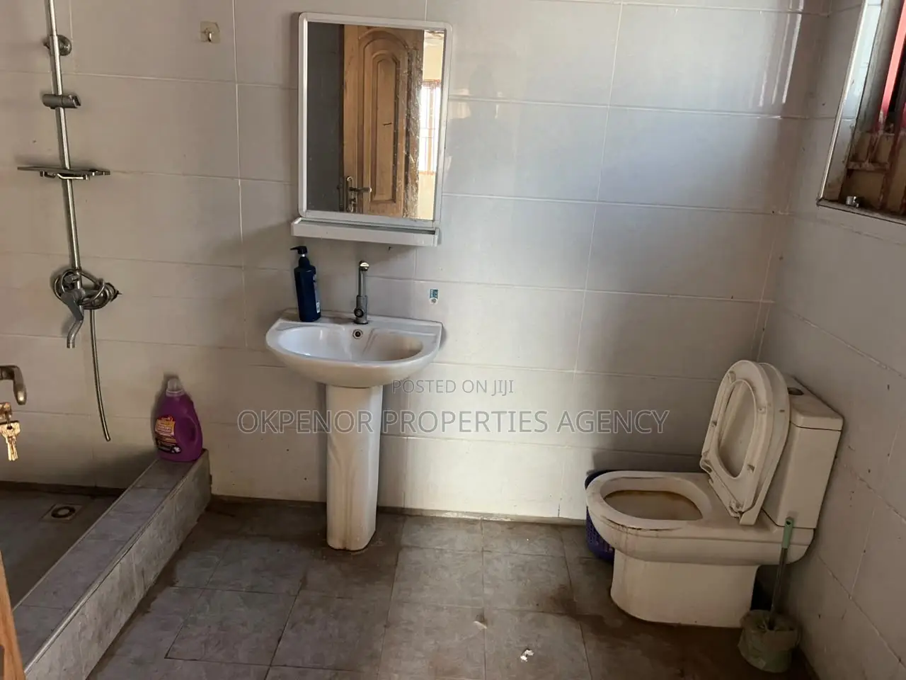 Warehouse for Sale at East Airport