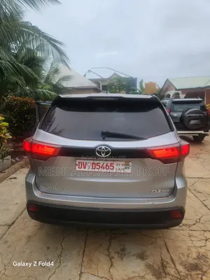 Toyota Highlander XLE V6 4x2 (3.5L 6cyl 6A) 2016 Gray