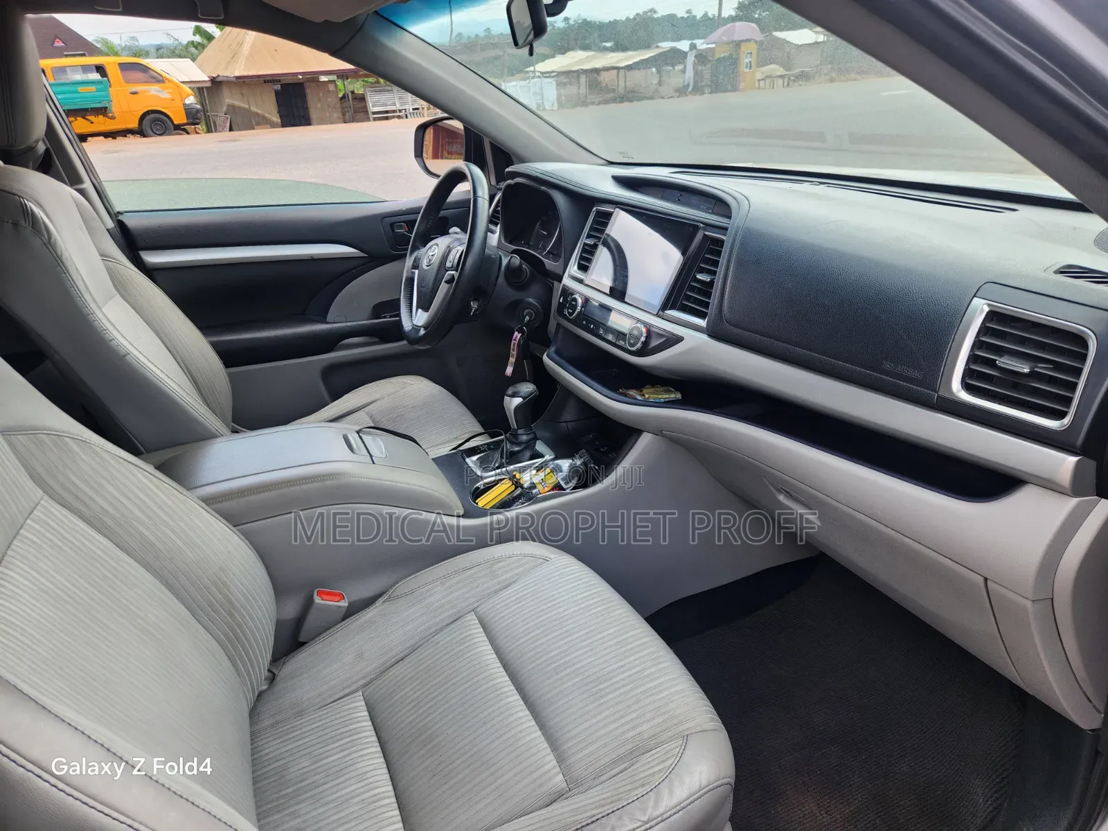 Toyota Highlander XLE V6 4x2 (3.5L 6cyl 6A) 2016 Gray