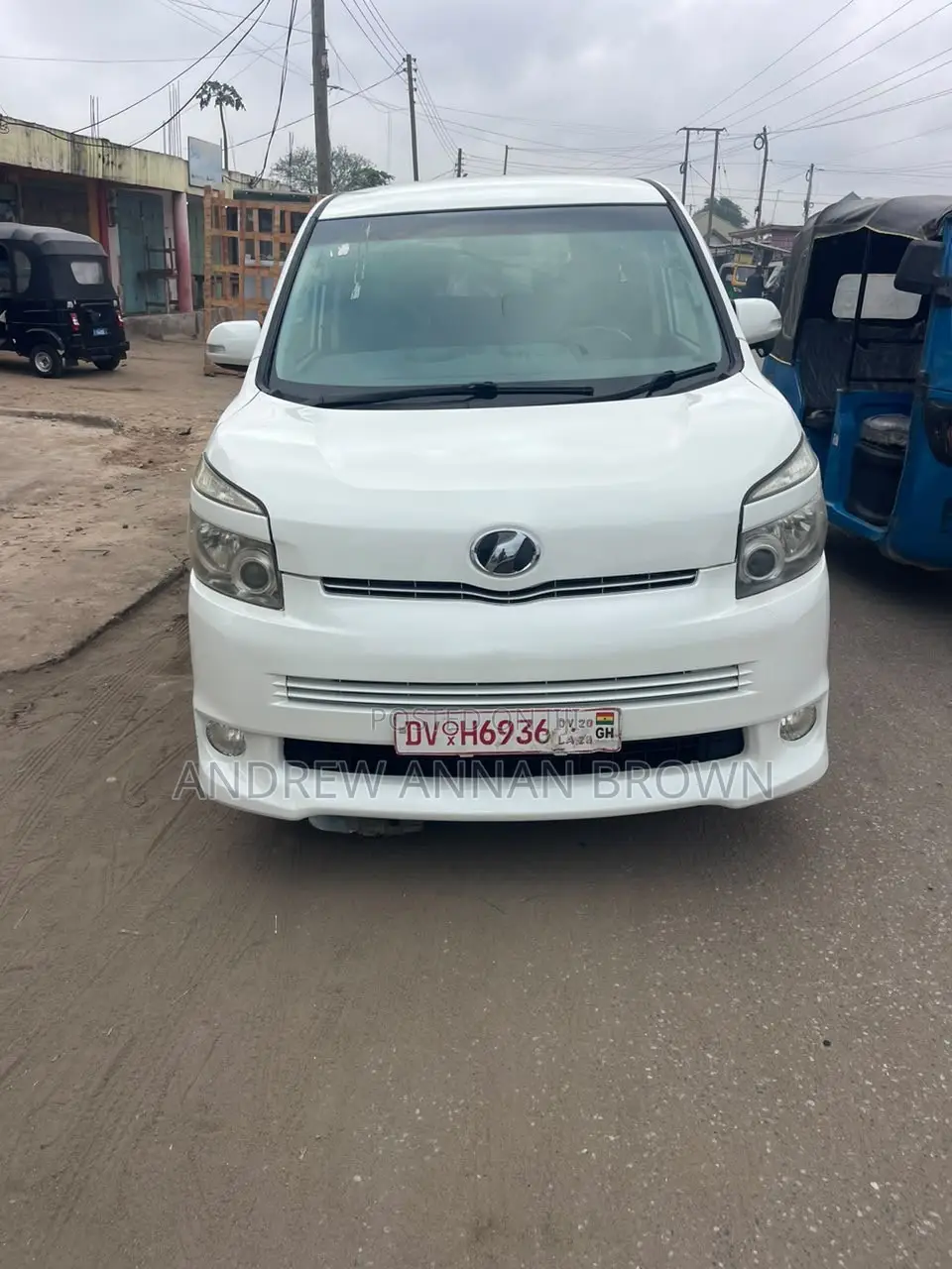 Toyota Voxy 2010 White