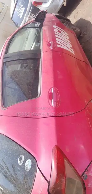Toyota Vitz 1.3 AWD 5dr 2012 Pink