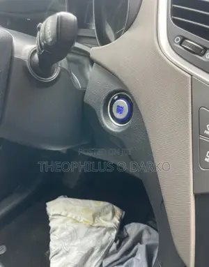 Hyundai Santa Fe SE AWD 2018 White
