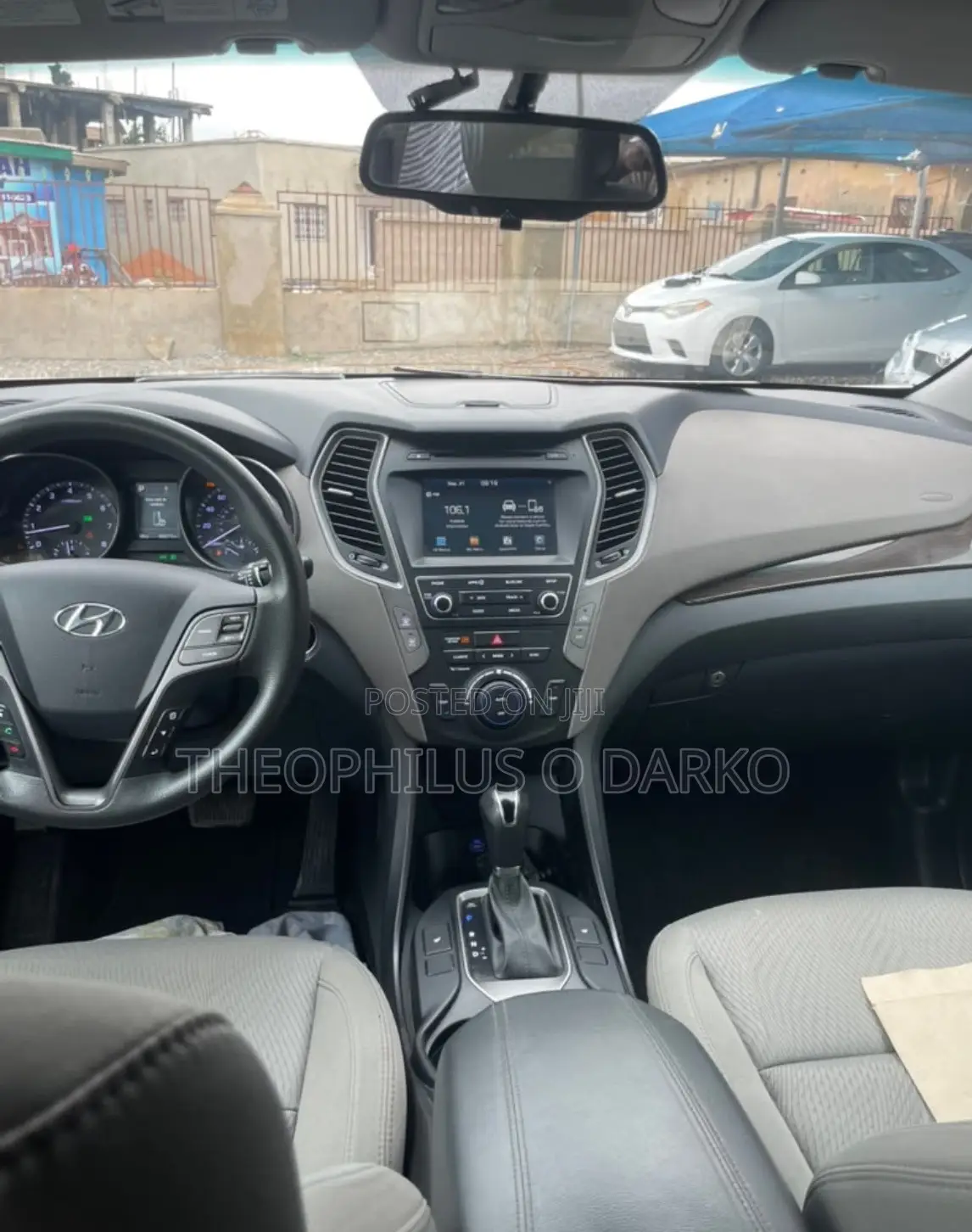 Hyundai Santa Fe SE AWD 2018 White