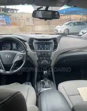 Hyundai Santa Fe SE AWD 2018 White