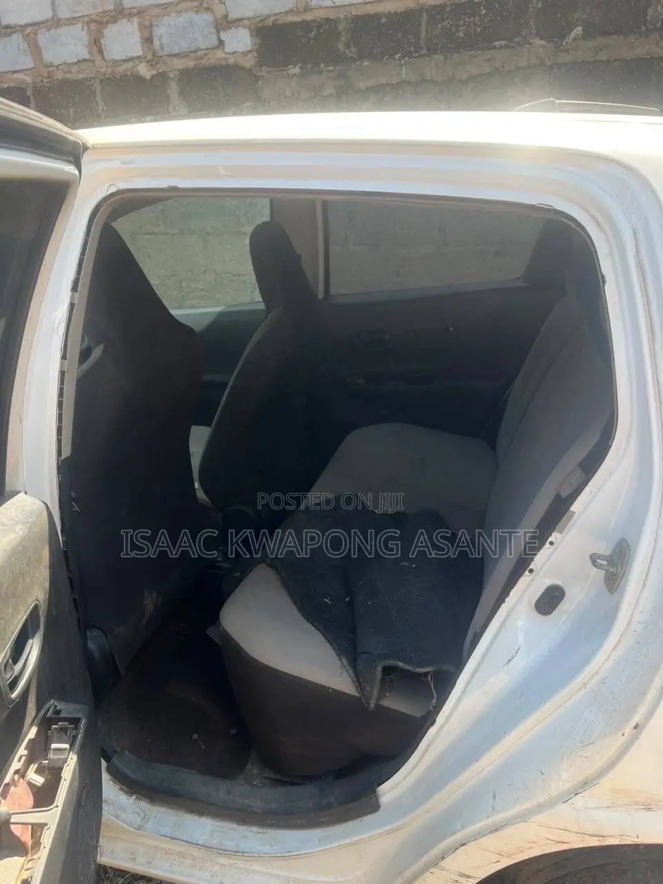 Toyota Vitz 1.3 AWD 5dr 2012 White