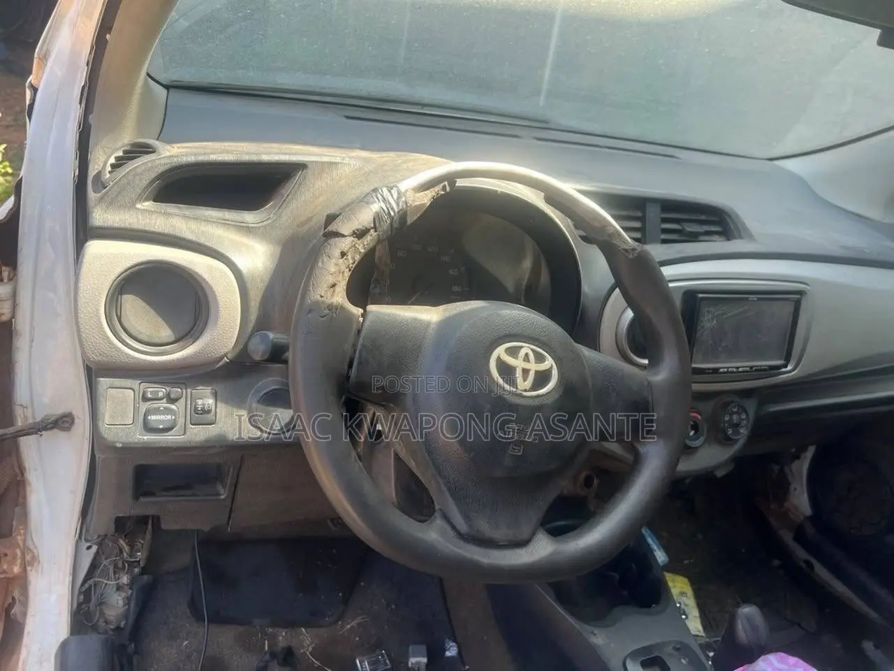Toyota Vitz 1.3 AWD 5dr 2012 White
