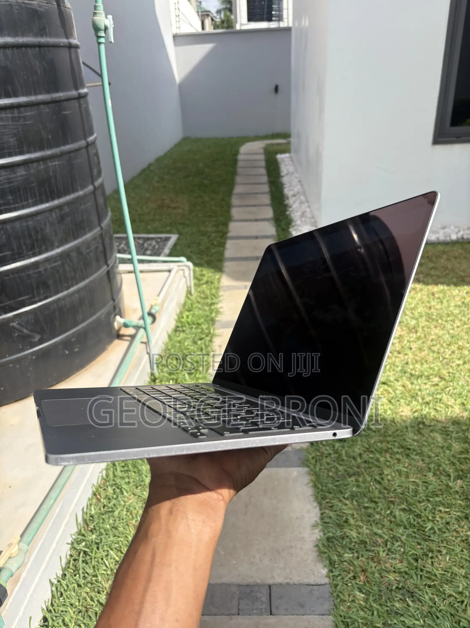 Laptop Apple MacBook Pro 8GB Apple M1 Max SSD 256GB