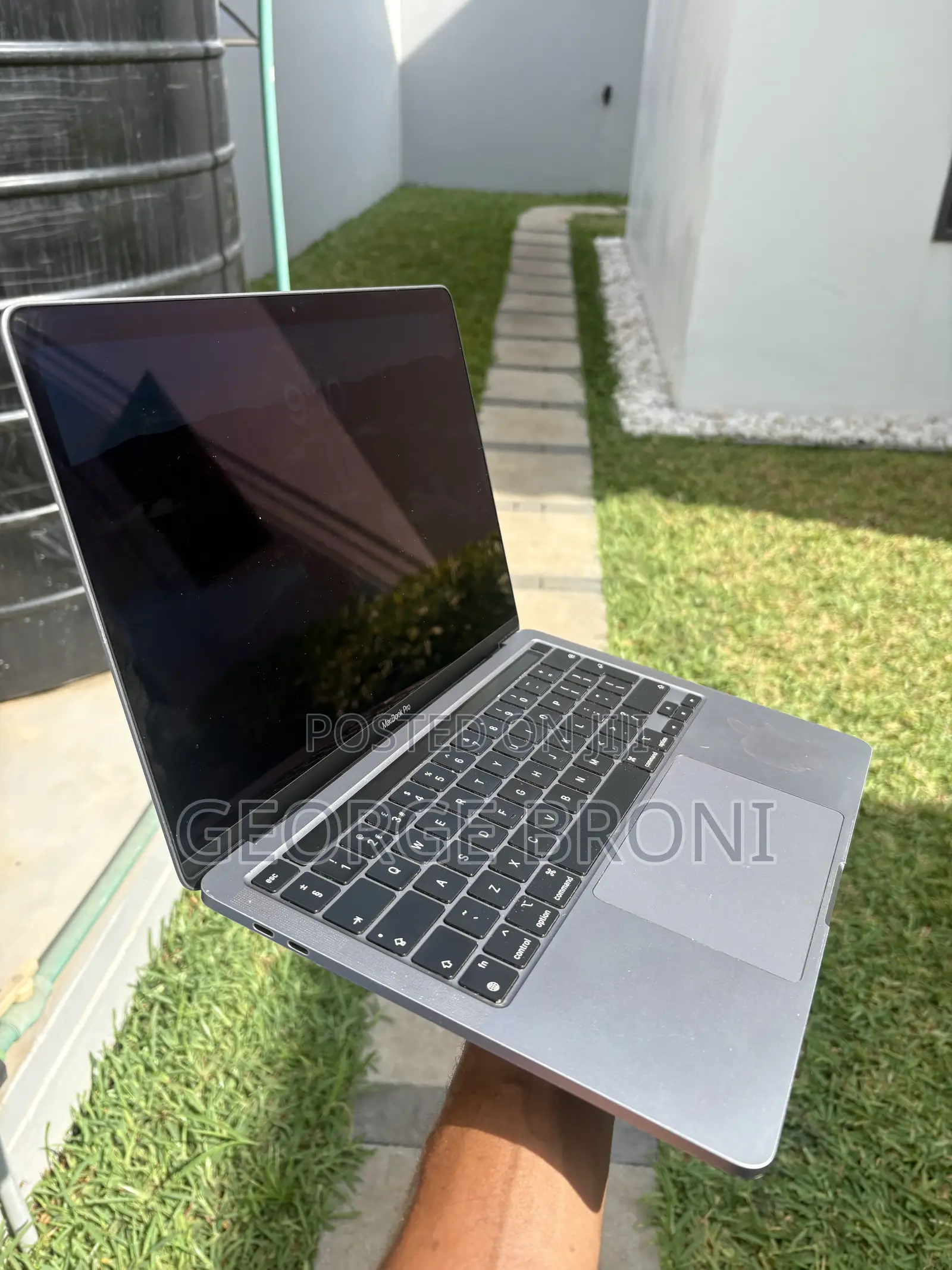 Laptop Apple MacBook Pro 8GB Apple M1 Max SSD 256GB