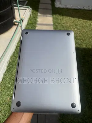 Laptop Apple MacBook Pro 8GB Apple M1 Max SSD 256GB