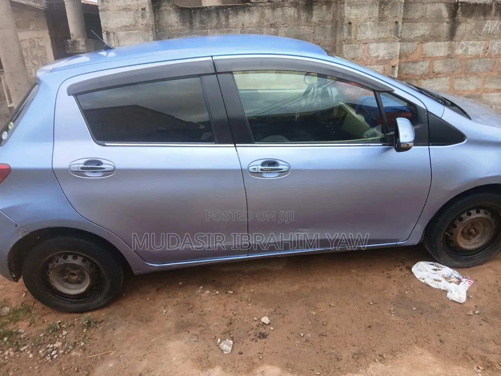 Toyota Vitz 1.3 AWD 5dr 2013 Blue