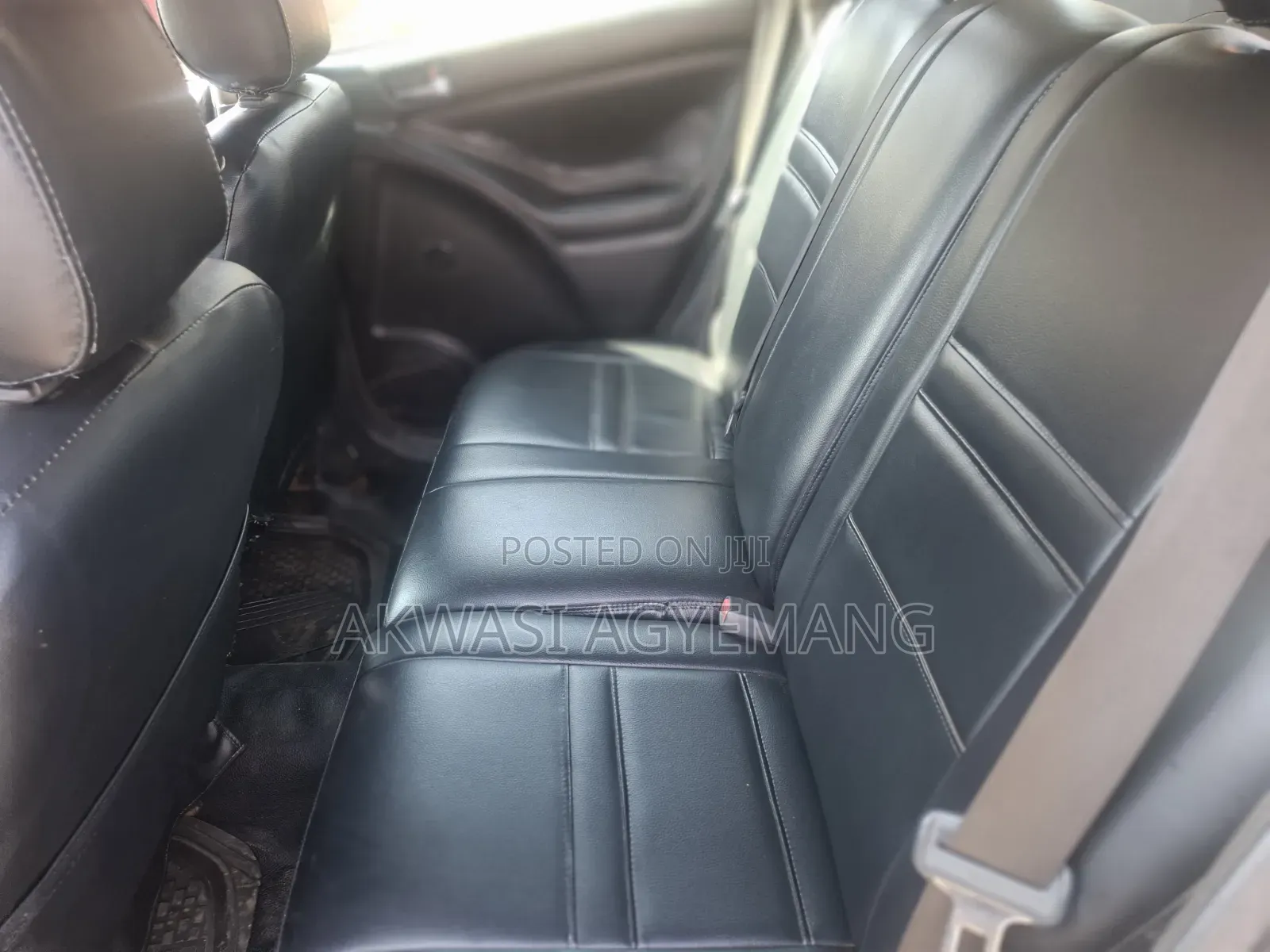 Toyota Matrix Hatchback FWD (1.8L 4cyl 5M) 2007 Gray