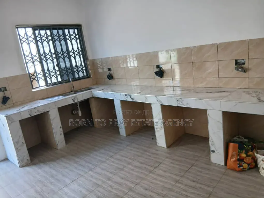 Furnished 3bdrm House in Born To Pray Estate, Ejisu-Juaben Municipal