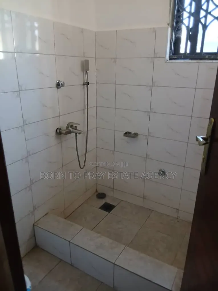 Furnished 3bdrm House in Born To Pray Estate, Ejisu-Juaben Municipal