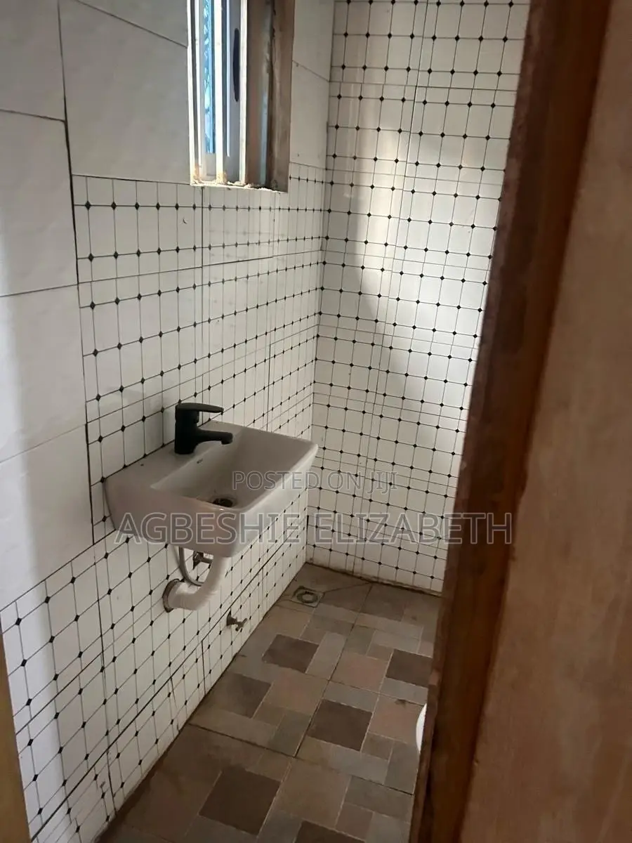 Studio Apartment in Single Room Self, Weija for rent