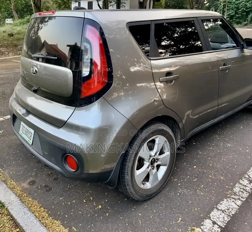 Kia Soul Base Hatchback 2019 Gray