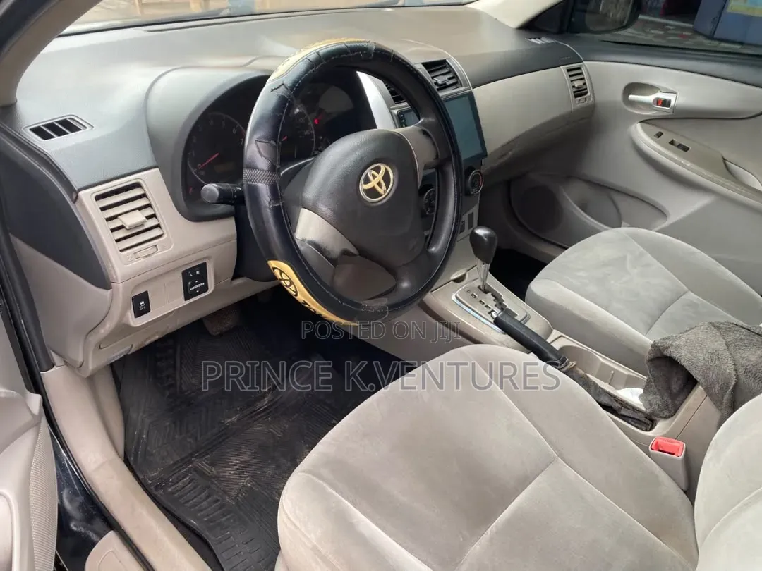 Toyota Corolla 2012 Black