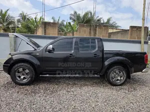 Nissan Navara 2011 Black