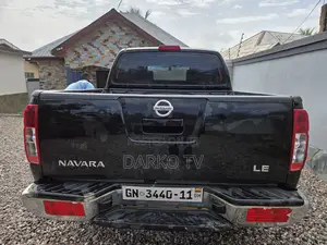 Nissan Navara 2011 Black