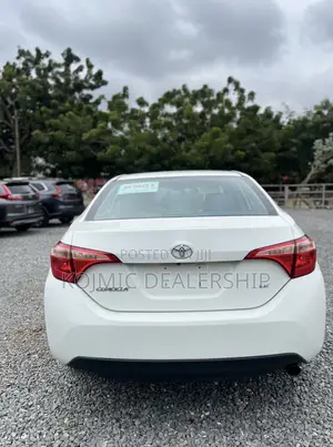Toyota Corolla 2018 White