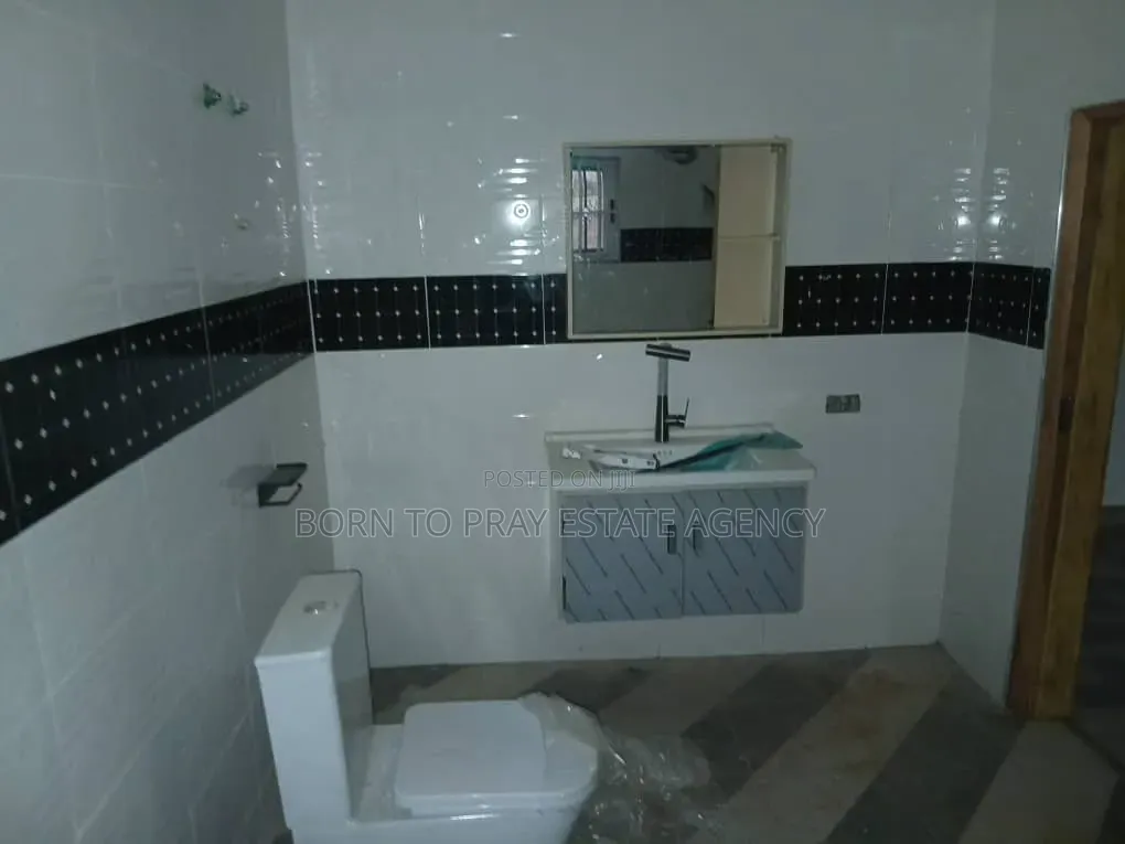 Furnished 5bdrm House in Born To Pray Estate, Ejisu-Juaben Municipal