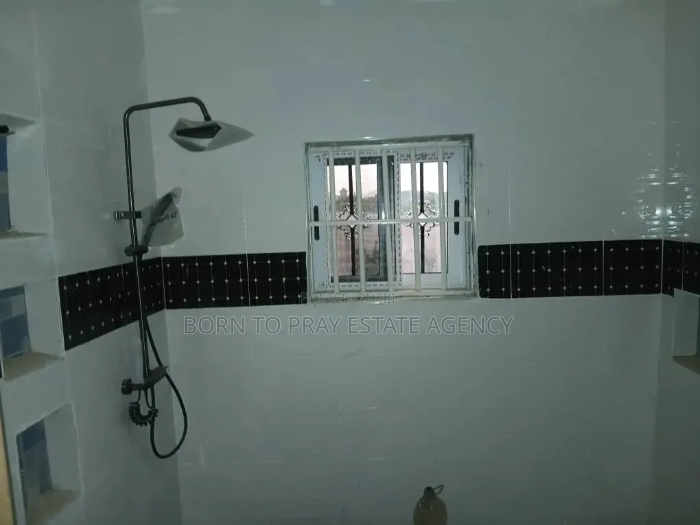 Furnished 5bdrm House in Born To Pray Estate, Ejisu-Juaben Municipal