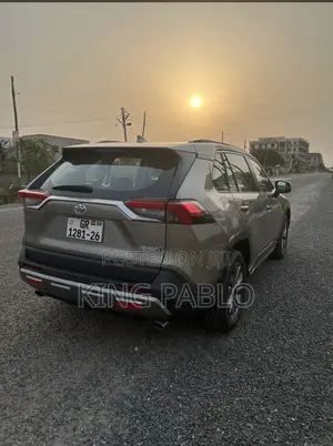 Neat Toyota RAV 4 for Rent