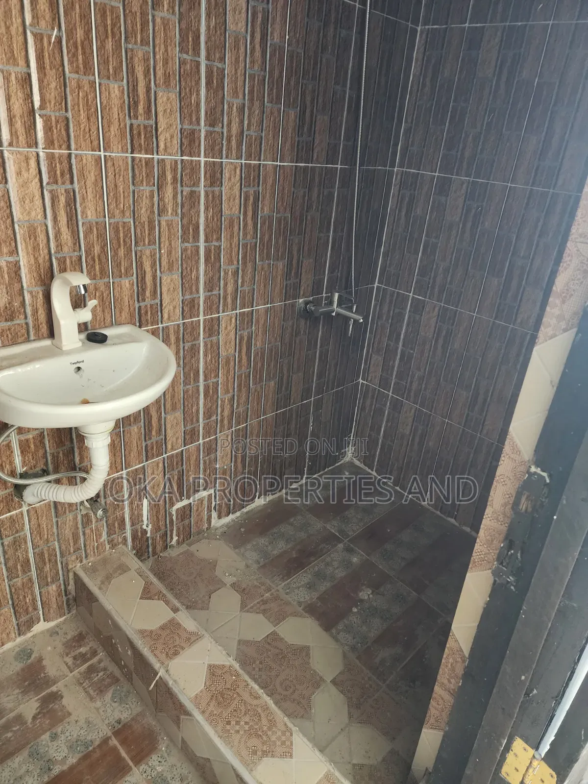 1bdrm Apartment in Oka, Police Station for rent