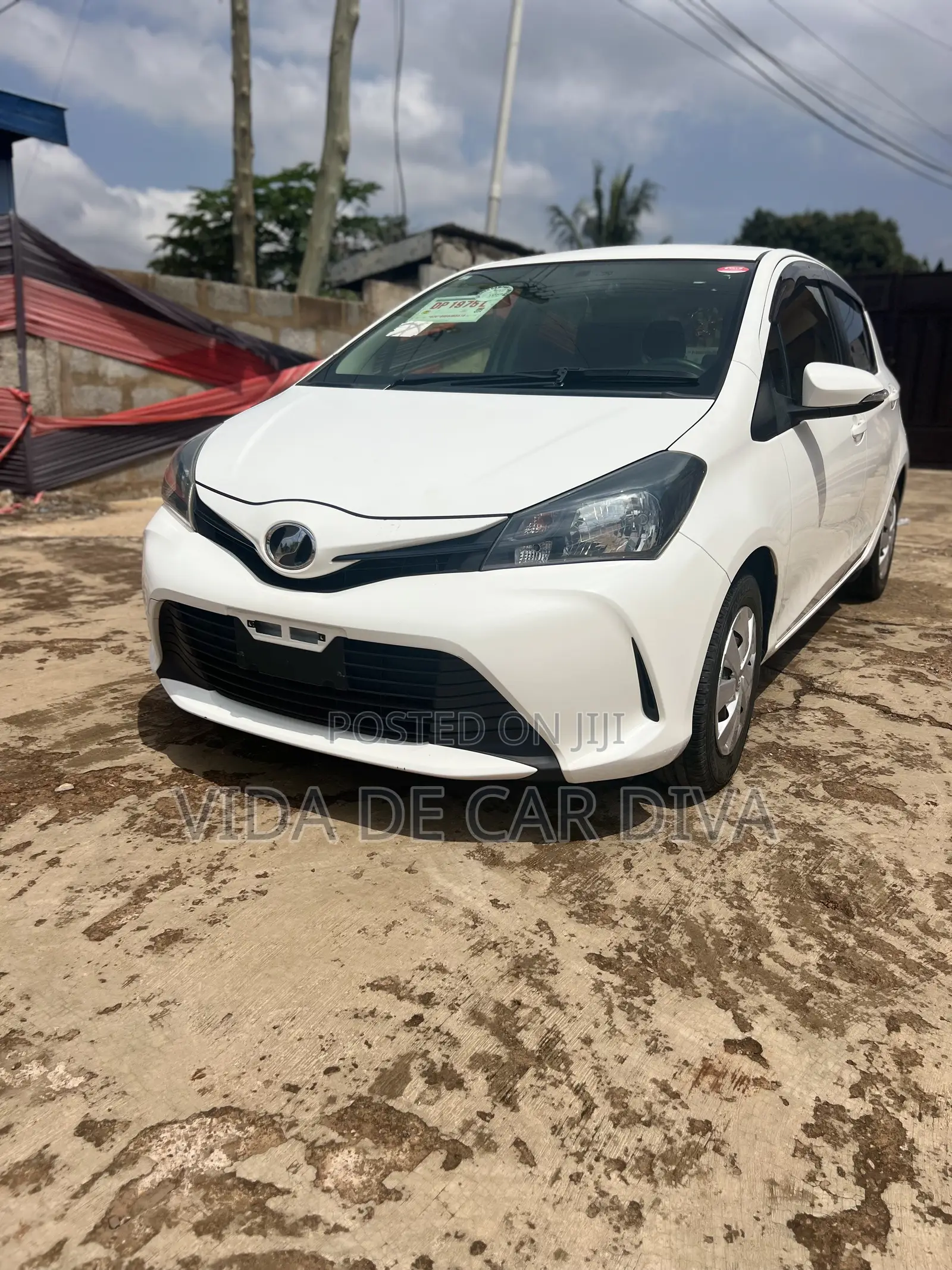 Toyota Vitz 1.3 AWD 5dr 2015 White