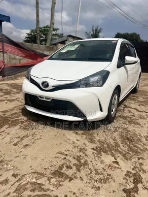 Toyota Vitz 1.3 AWD 5dr 2015 White