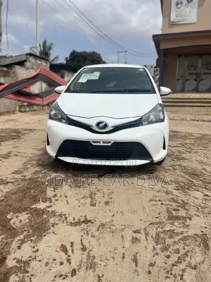 Toyota Vitz 1.3 AWD 5dr 2015 White