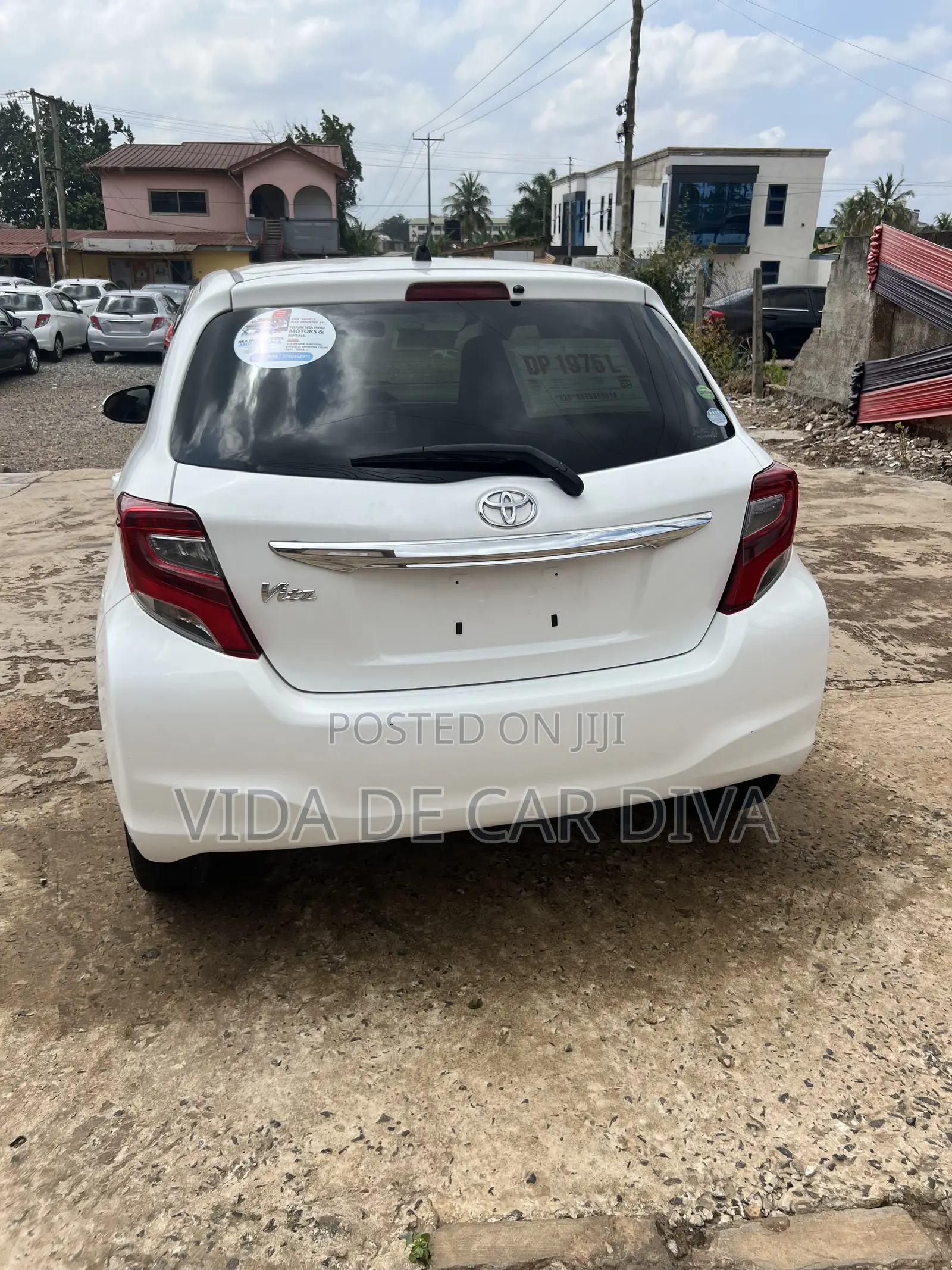 Toyota Vitz 1.3 AWD 5dr 2015 White