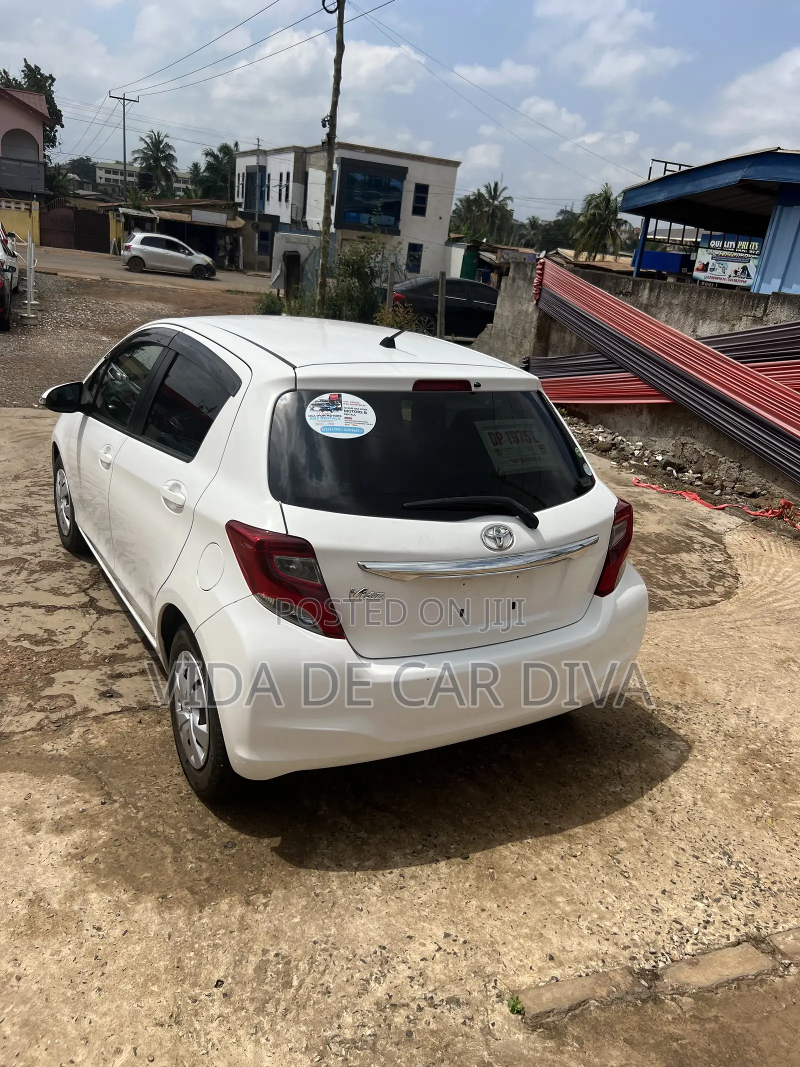 Toyota Vitz 1.3 AWD 5dr 2015 White