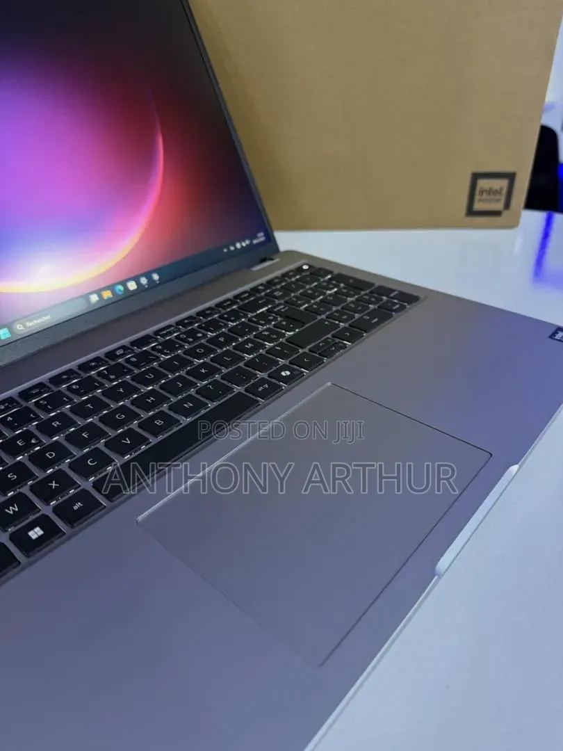 New Laptop Dell 16 Premium 16GB Intel Core i7 SSD 1T