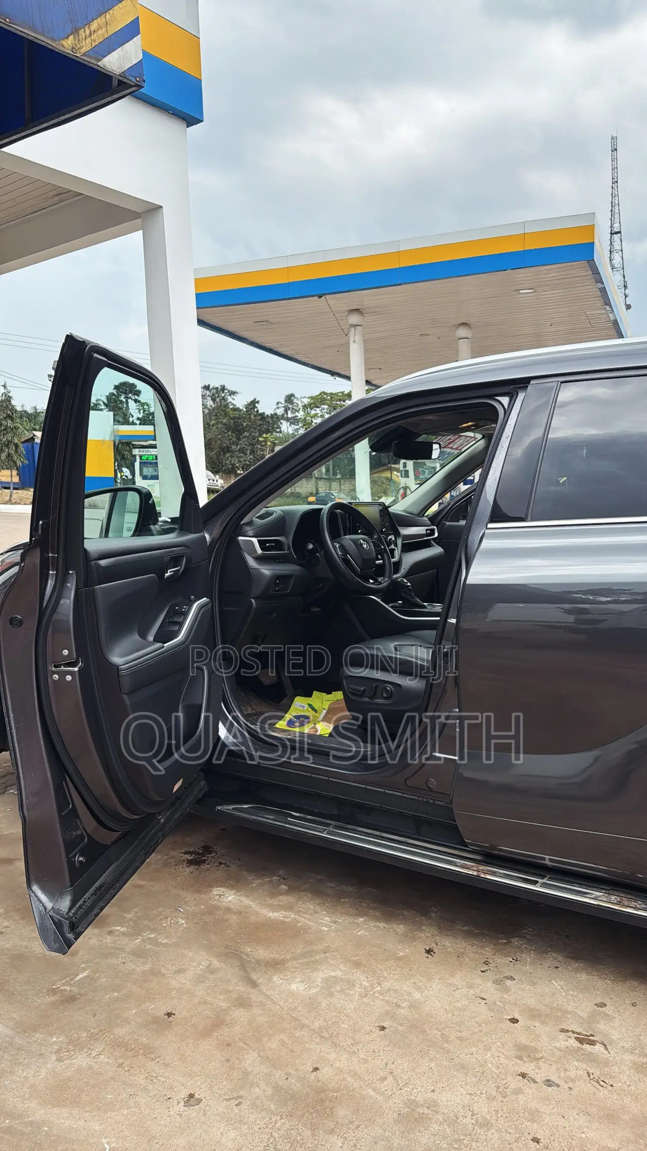 Toyota Highlander XLE 2021 Gray