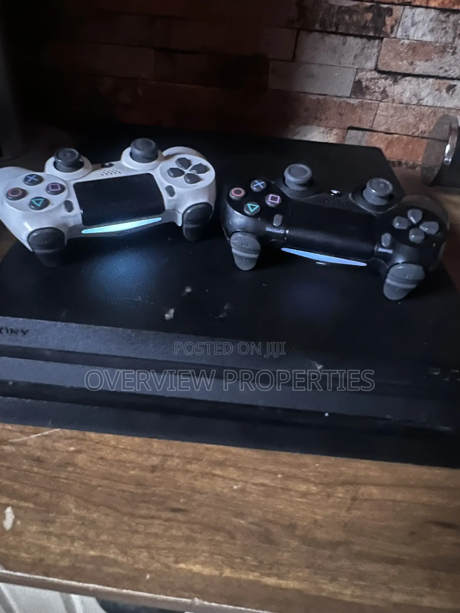 PlayStation 4 Pro ( PS4 Pro ) Limited Edition